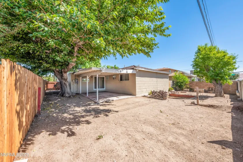 465 Lenwood Drive, Sparks, Nevada 89431, 3 Bedrooms Bedrooms, ,2 BathroomsBathrooms,Residential,Residential,Lenwood Drive,250054224