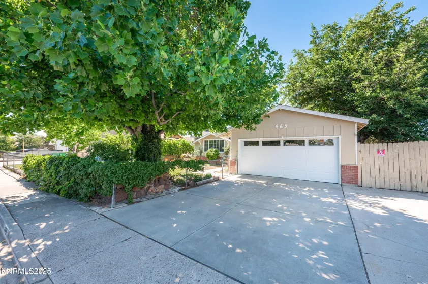 465 Lenwood Drive, Sparks, Nevada 89431, 3 Bedrooms Bedrooms, ,2 BathroomsBathrooms,Residential,Residential,Lenwood Drive,250054224