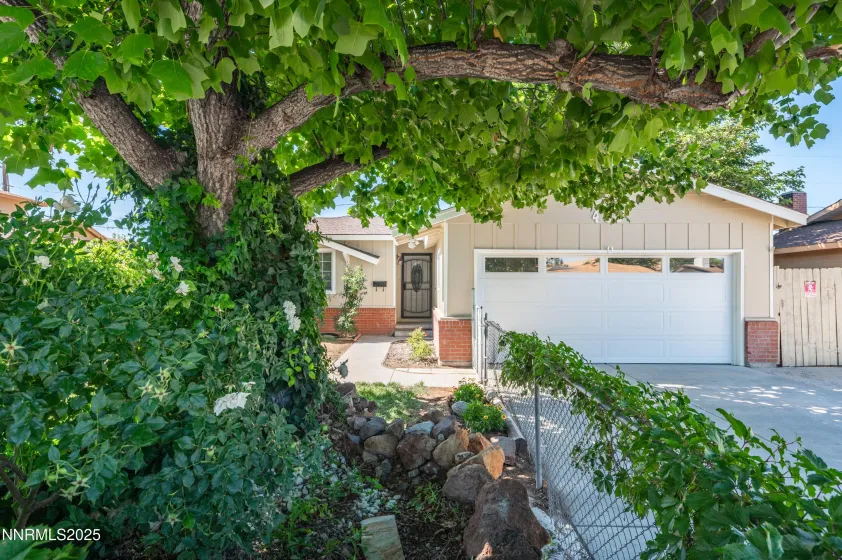 465 Lenwood Drive, Sparks, Nevada 89431, 3 Bedrooms Bedrooms, ,2 BathroomsBathrooms,Residential,Residential,Lenwood Drive,250054224