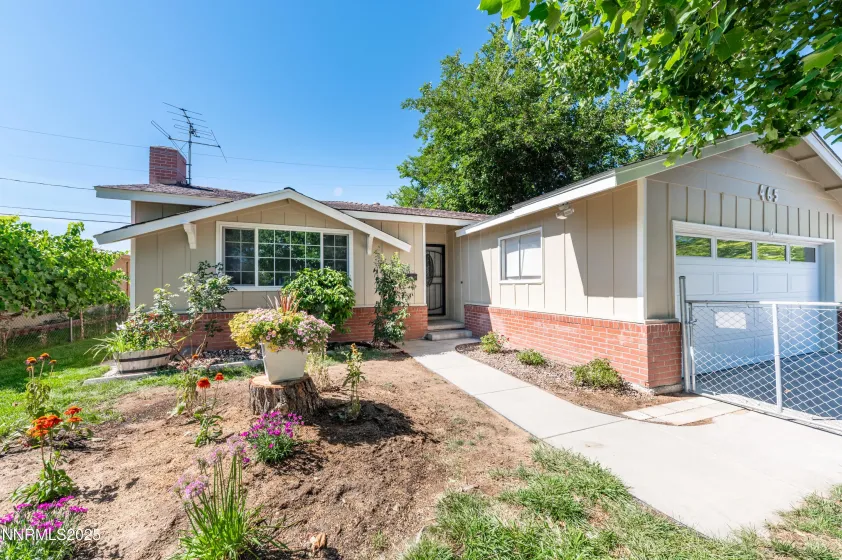 465 Lenwood Drive, Sparks, Nevada 89431, 3 Bedrooms Bedrooms, ,2 BathroomsBathrooms,Residential,Residential,Lenwood Drive,250054224