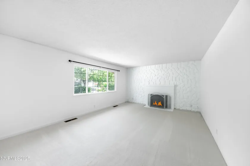 465 Lenwood Drive, Sparks, Nevada 89431, 3 Bedrooms Bedrooms, ,2 BathroomsBathrooms,Residential,Residential,Lenwood Drive,250054224