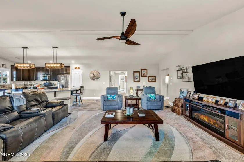 7262 Lacerta, Sparks, Nevada 89436, 4 Bedrooms Bedrooms, ,3 BathroomsBathrooms,Residential,Residential,Lacerta,250057224
