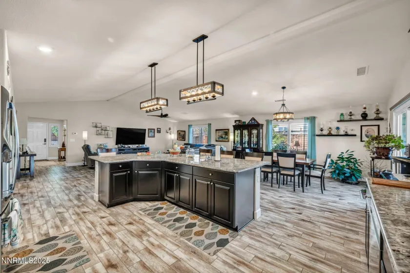 7262 Lacerta, Sparks, Nevada 89436, 4 Bedrooms Bedrooms, ,3 BathroomsBathrooms,Residential,Residential,Lacerta,250057224