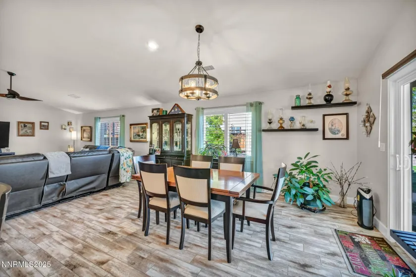 7262 Lacerta, Sparks, Nevada 89436, 4 Bedrooms Bedrooms, ,3 BathroomsBathrooms,Residential,Residential,Lacerta,250057224
