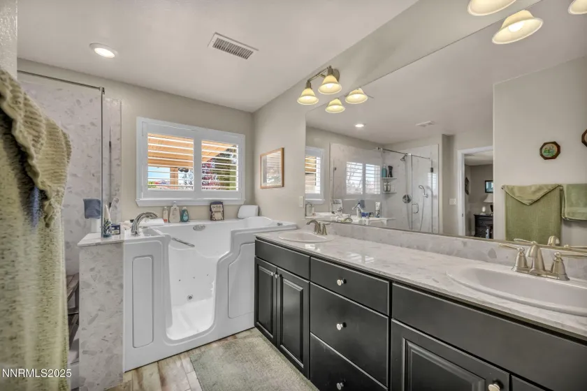 7262 Lacerta, Sparks, Nevada 89436, 4 Bedrooms Bedrooms, ,3 BathroomsBathrooms,Residential,Residential,Lacerta,250057224