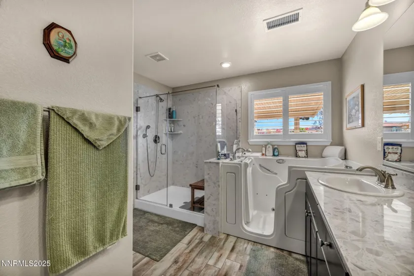 7262 Lacerta, Sparks, Nevada 89436, 4 Bedrooms Bedrooms, ,3 BathroomsBathrooms,Residential,Residential,Lacerta,250057224