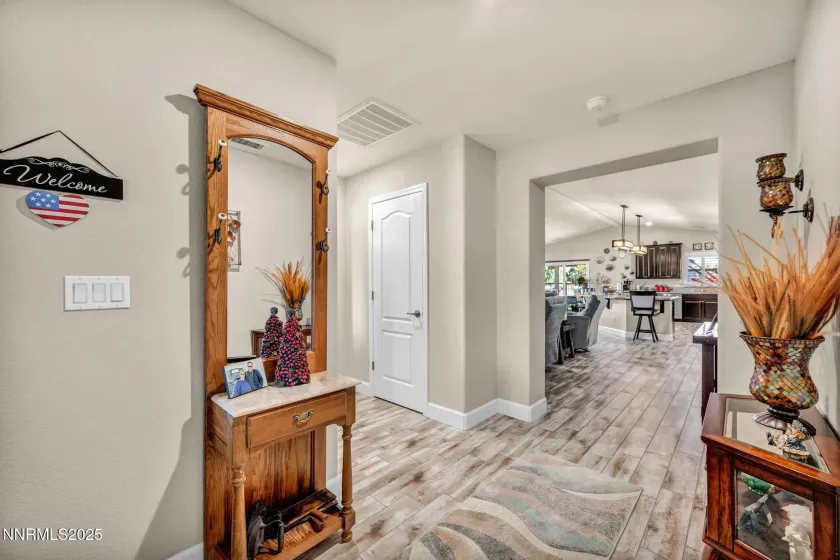 7262 Lacerta, Sparks, Nevada 89436, 4 Bedrooms Bedrooms, ,3 BathroomsBathrooms,Residential,Residential,Lacerta,250057224