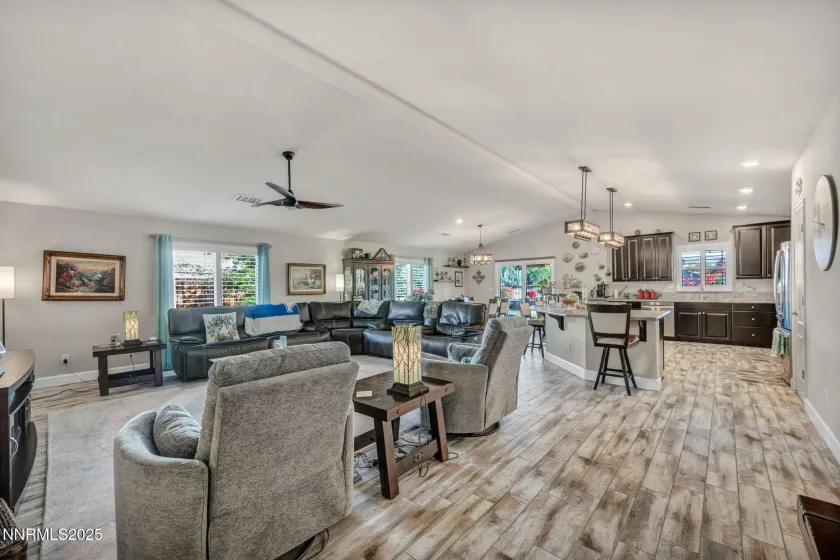 7262 Lacerta, Sparks, Nevada 89436, 4 Bedrooms Bedrooms, ,3 BathroomsBathrooms,Residential,Residential,Lacerta,250057224