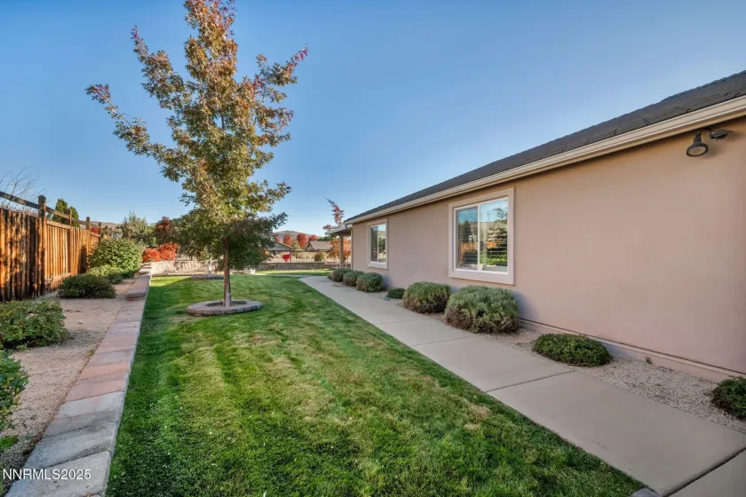 7262 Lacerta, Sparks, Nevada 89436, 4 Bedrooms Bedrooms, ,3 BathroomsBathrooms,Residential,Residential,Lacerta,250057224