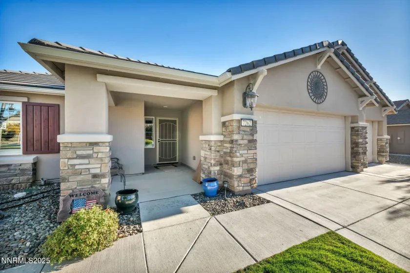 7262 Lacerta, Sparks, Nevada 89436, 4 Bedrooms Bedrooms, ,3 BathroomsBathrooms,Residential,Residential,Lacerta,250057224
