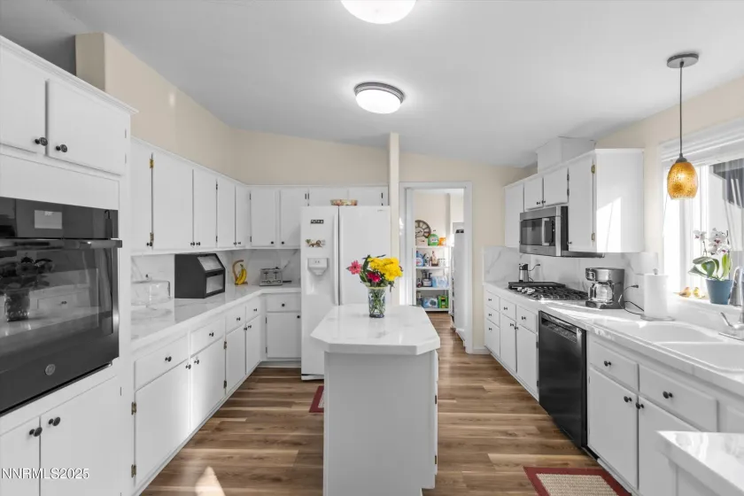 17650 Northridge, Reno, Nevada 89508, 3 Bedrooms Bedrooms, ,2 BathroomsBathrooms,Residential,Residential,Northridge,250057227