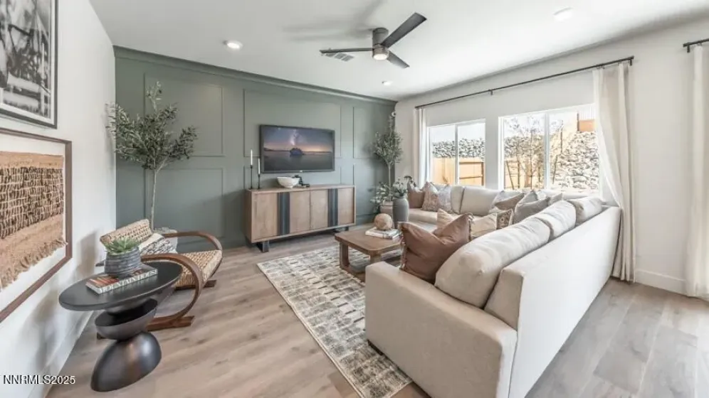 521 Radiant, Carson City, Nevada 89705, 4 Bedrooms Bedrooms, ,3 BathroomsBathrooms,Residential,Residential,Radiant,250057229