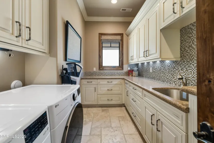 5775 Lausanne, Reno, Nevada 89511, 4 Bedrooms Bedrooms, ,6 BathroomsBathrooms,Residential,Residential,Lausanne,250057258