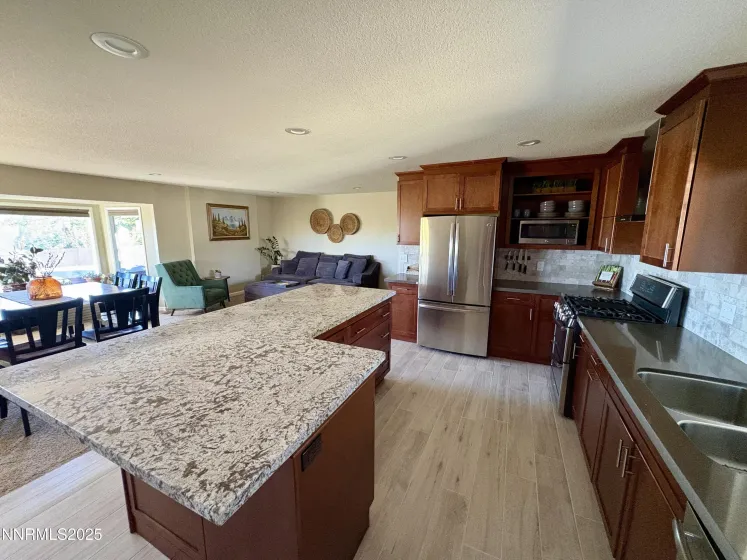 2000 Royal, Reno, Nevada 89503, 3 Bedrooms Bedrooms, ,4 BathroomsBathrooms,Residential,Residential,Royal,250057257