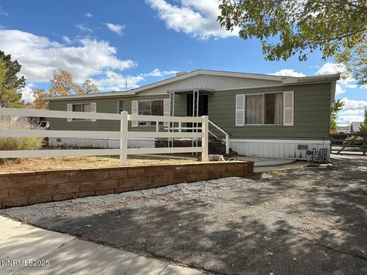 929 Loyola, Carson City, Nevada 89705, 3 Bedrooms Bedrooms, ,2 BathroomsBathrooms,Residential,Residential,Loyola,250057259