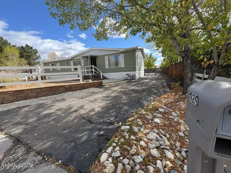 929 Loyola, Carson City, Nevada 89705, 3 Bedrooms Bedrooms, ,2 BathroomsBathrooms,Residential,Residential,Loyola,250057259