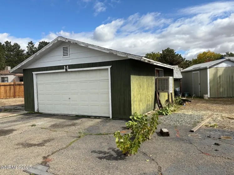 929 Loyola, Carson City, Nevada 89705, 3 Bedrooms Bedrooms, ,2 BathroomsBathrooms,Residential,Residential,Loyola,250057259