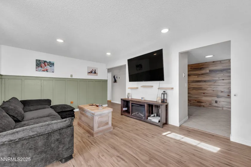 1422 Del Rosa, Sparks, Nevada 89434, 2 Bedrooms Bedrooms, ,2 BathroomsBathrooms,Residential,Residential,Del Rosa,250057269