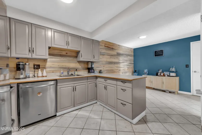 1422 Del Rosa, Sparks, Nevada 89434, 2 Bedrooms Bedrooms, ,2 BathroomsBathrooms,Residential,Residential,Del Rosa,250057269