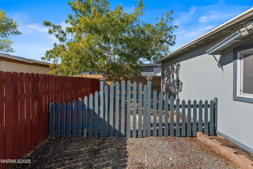325 Parkland, Fernley, Nevada 89408, 2 Bedrooms Bedrooms, ,2 BathroomsBathrooms,Residential,Residential,Parkland,250057276