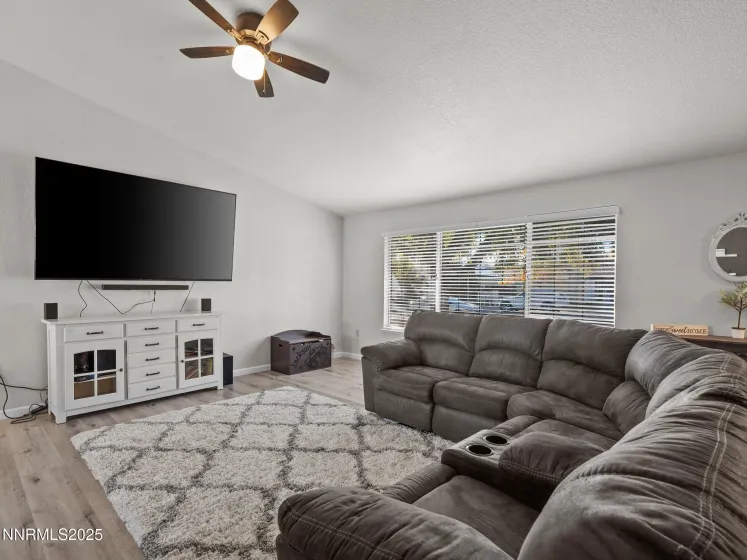 984 Mountain Park, Carson City, Nevada 89706, 3 Bedrooms Bedrooms, ,2 BathroomsBathrooms,Residential,Residential,Mountain Park,250057281