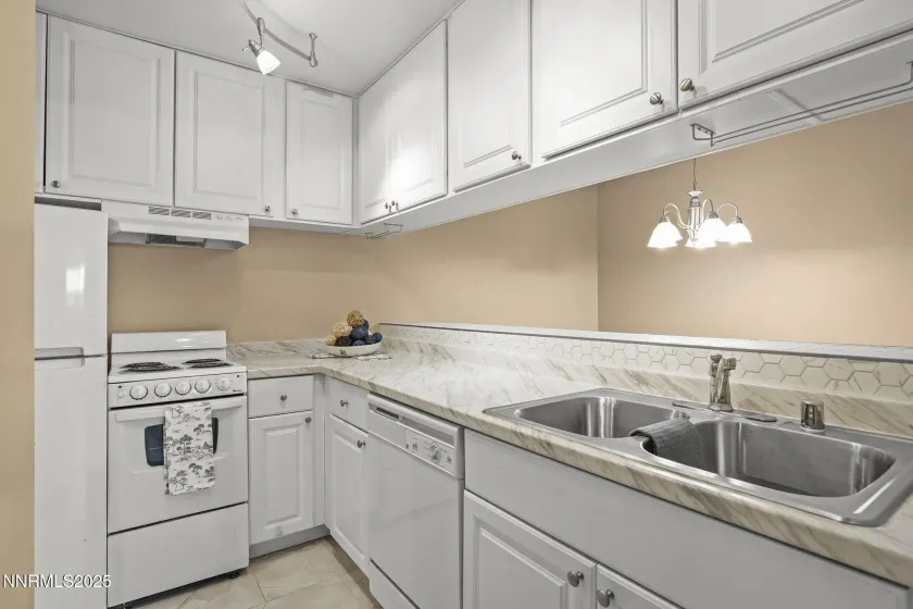 2750 Plumas, Reno, Nevada 89509, 1 Bedroom Bedrooms, ,1 BathroomBathrooms,Residential,Residential,Plumas,250057283