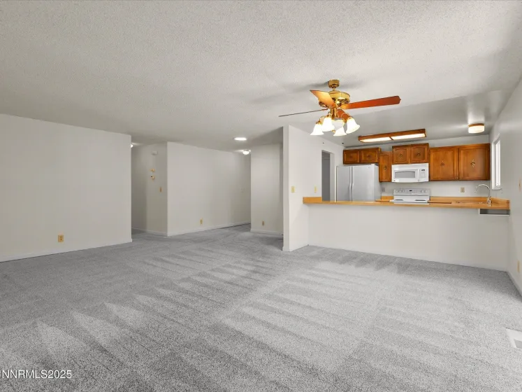 3239 Candelaria, Sparks, Nevada 89434, 3 Bedrooms Bedrooms, ,2 BathroomsBathrooms,Residential,Residential,Candelaria,250057290