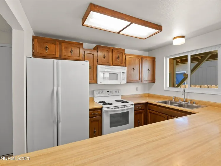3239 Candelaria, Sparks, Nevada 89434, 3 Bedrooms Bedrooms, ,2 BathroomsBathrooms,Residential,Residential,Candelaria,250057290