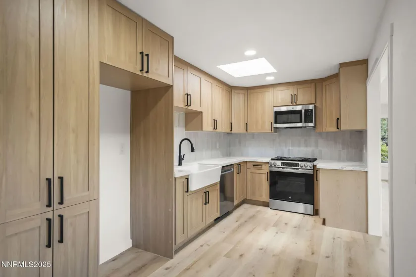 2920 Moana, Reno, Nevada 89509, 4 Bedrooms Bedrooms, ,2 BathroomsBathrooms,Residential,Residential,Moana,250054128