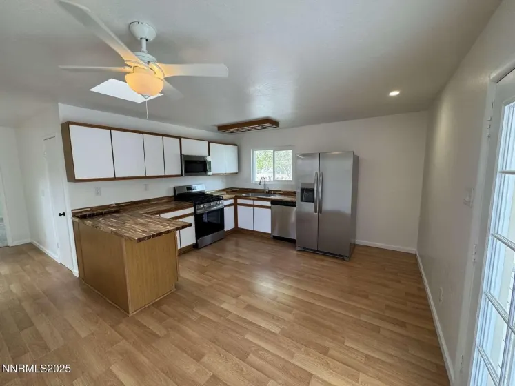 1480 Spruce, Silver Springs, Nevada 89429, 3 Bedrooms Bedrooms, ,3 BathroomsBathrooms,Residential,Residential,Spruce,250057292