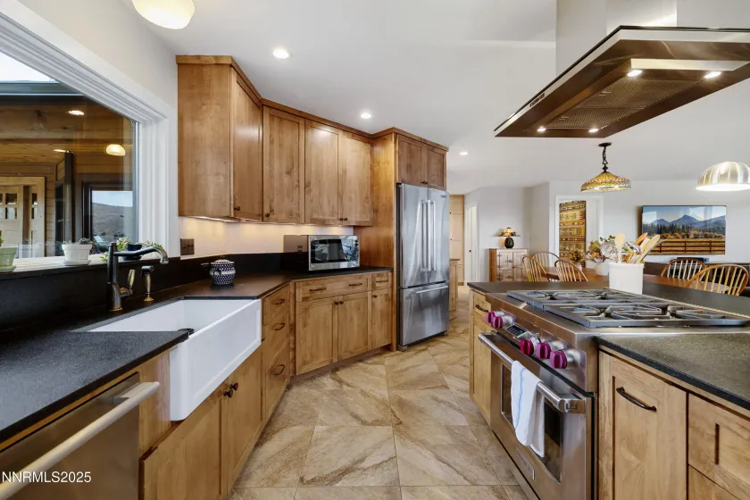110 Moonstone, Reno, Nevada 89508, 2 Bedrooms Bedrooms, ,3 BathroomsBathrooms,Residential,Residential,Moonstone,250057297