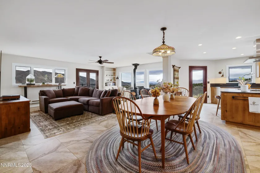 110 Moonstone, Reno, Nevada 89508, 2 Bedrooms Bedrooms, ,3 BathroomsBathrooms,Residential,Residential,Moonstone,250057297