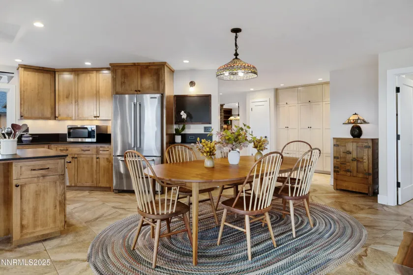 110 Moonstone, Reno, Nevada 89508, 2 Bedrooms Bedrooms, ,3 BathroomsBathrooms,Residential,Residential,Moonstone,250057297