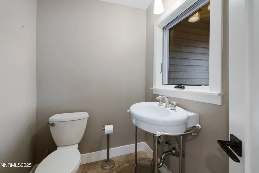 110 Moonstone, Reno, Nevada 89508, 2 Bedrooms Bedrooms, ,3 BathroomsBathrooms,Residential,Residential,Moonstone,250057297