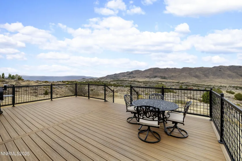 110 Moonstone, Reno, Nevada 89508, 2 Bedrooms Bedrooms, ,3 BathroomsBathrooms,Residential,Residential,Moonstone,250057297