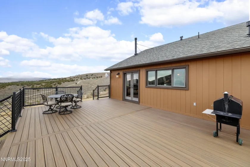 110 Moonstone, Reno, Nevada 89508, 2 Bedrooms Bedrooms, ,3 BathroomsBathrooms,Residential,Residential,Moonstone,250057297
