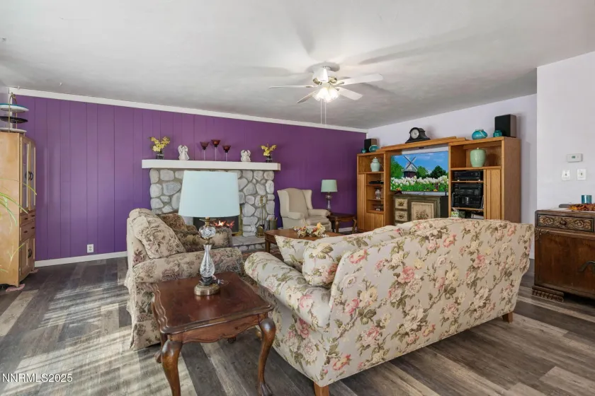 460 Overland, Carson City, Nevada 89701, 3 Bedrooms Bedrooms, ,3 BathroomsBathrooms,Residential,Residential,Overland,250057299