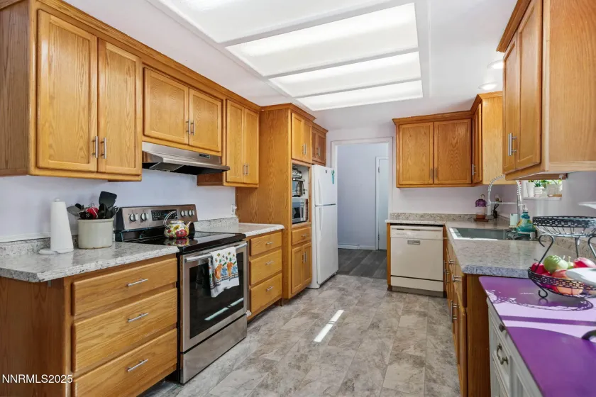 460 Overland, Carson City, Nevada 89701, 3 Bedrooms Bedrooms, ,3 BathroomsBathrooms,Residential,Residential,Overland,250057299