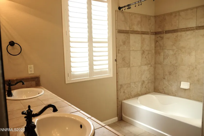 11039 Lamour, Reno, Nevada 89521, 3 Bedrooms Bedrooms, ,3 BathroomsBathrooms,Residential,Residential,Lamour,250057301