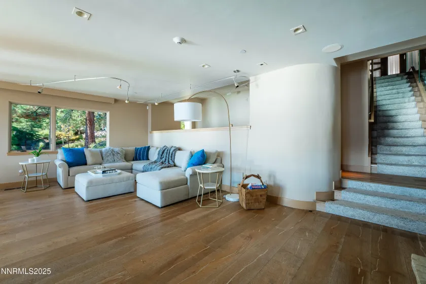 120 State Route 28, Crystal Bay, Nevada 89402, 2 Bedrooms Bedrooms, ,3 BathroomsBathrooms,Residential,Residential,State Route 28,250057302