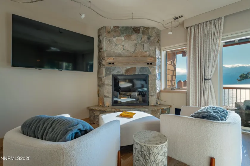 120 State Route 28, Crystal Bay, Nevada 89402, 2 Bedrooms Bedrooms, ,3 BathroomsBathrooms,Residential,Residential,State Route 28,250057302