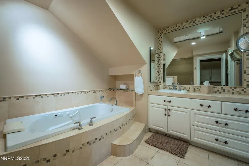 120 State Route 28, Crystal Bay, Nevada 89402, 2 Bedrooms Bedrooms, ,3 BathroomsBathrooms,Residential,Residential,State Route 28,250057302