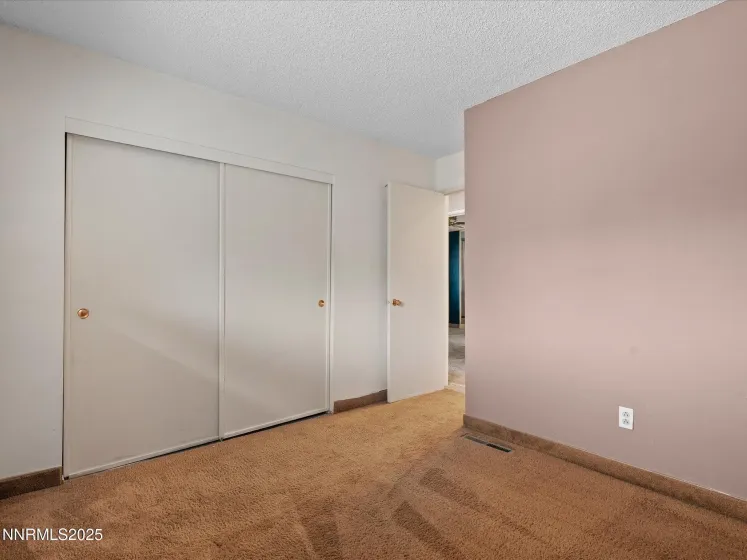 7580 Yorkshire, Reno, Nevada 89506, 4 Bedrooms Bedrooms, ,2 BathroomsBathrooms,Residential,Residential,Yorkshire,250057313