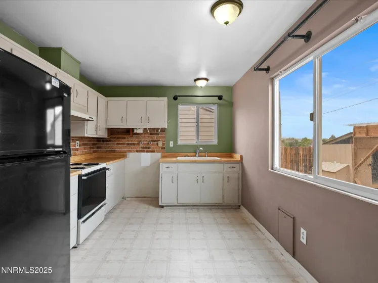 7580 Yorkshire, Reno, Nevada 89506, 4 Bedrooms Bedrooms, ,2 BathroomsBathrooms,Residential,Residential,Yorkshire,250057313