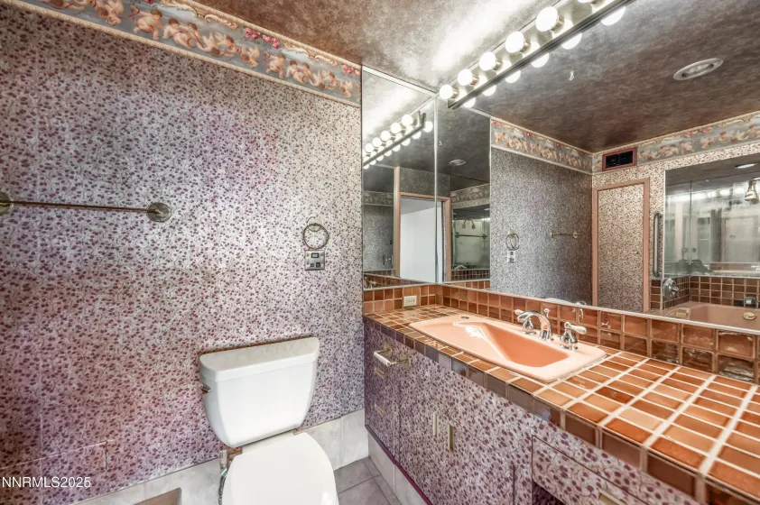 100 Arlington, Reno, Nevada 89501, 2 Bedrooms Bedrooms, ,2 BathroomsBathrooms,Residential,Residential,Arlington,250057315