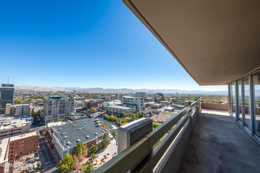 100 Arlington, Reno, Nevada 89501, 2 Bedrooms Bedrooms, ,2 BathroomsBathrooms,Residential,Residential,Arlington,250057315
