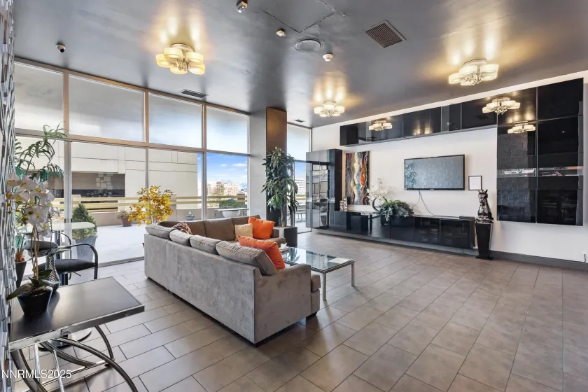 100 Arlington, Reno, Nevada 89501, ,1 BathroomBathrooms,Residential,Residential,Arlington,250057324