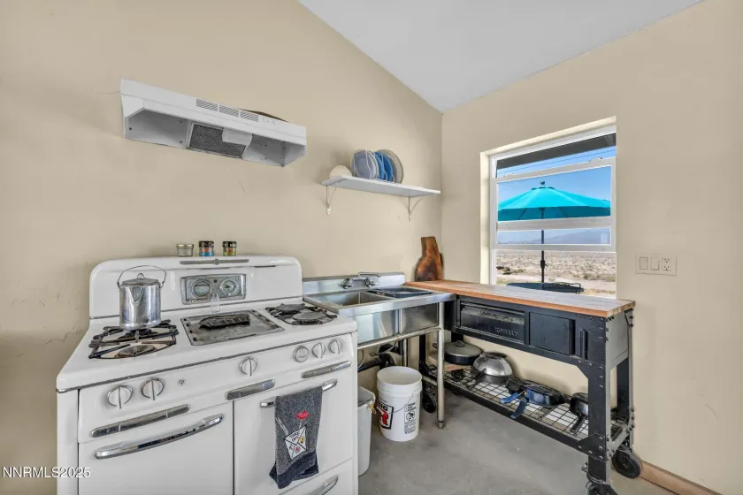 14995 Coal Canyon, Lovelock, Nevada 89419, 2 Bedrooms Bedrooms, ,1 BathroomBathrooms,Residential,Residential,Coal Canyon,250057330