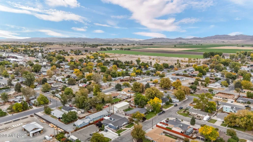 307 California, Yerington, Nevada 89447, 4 Bedrooms Bedrooms, ,3 BathroomsBathrooms,Residential,Residential,California,250057339