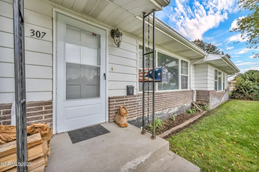 307 California, Yerington, Nevada 89447, 4 Bedrooms Bedrooms, ,3 BathroomsBathrooms,Residential,Residential,California,250057339